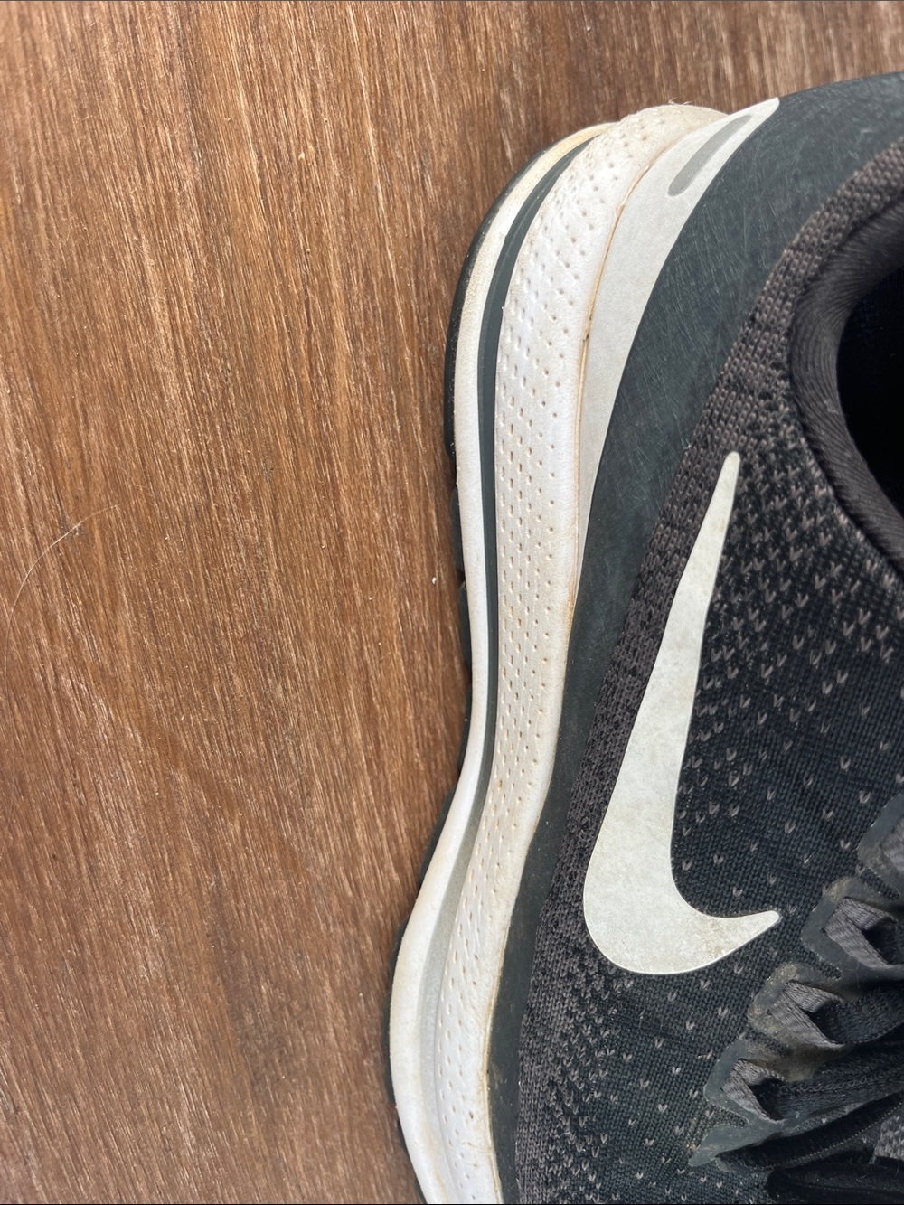 Nike Black and White Women's Athletic Shoes Zoom Vomero